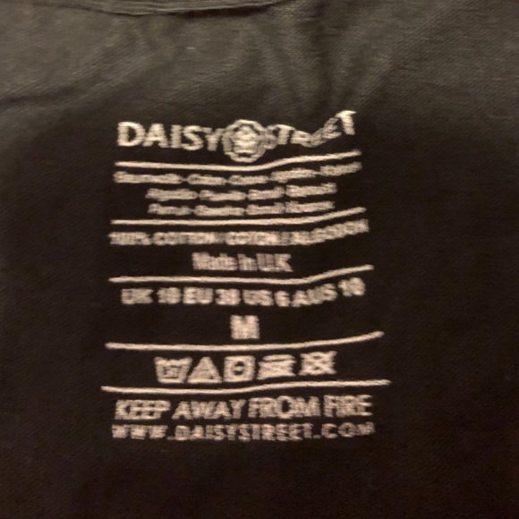 Daisy Street Don’t stop believing Christmas tee made in UK NWT - Picture 4 of 5